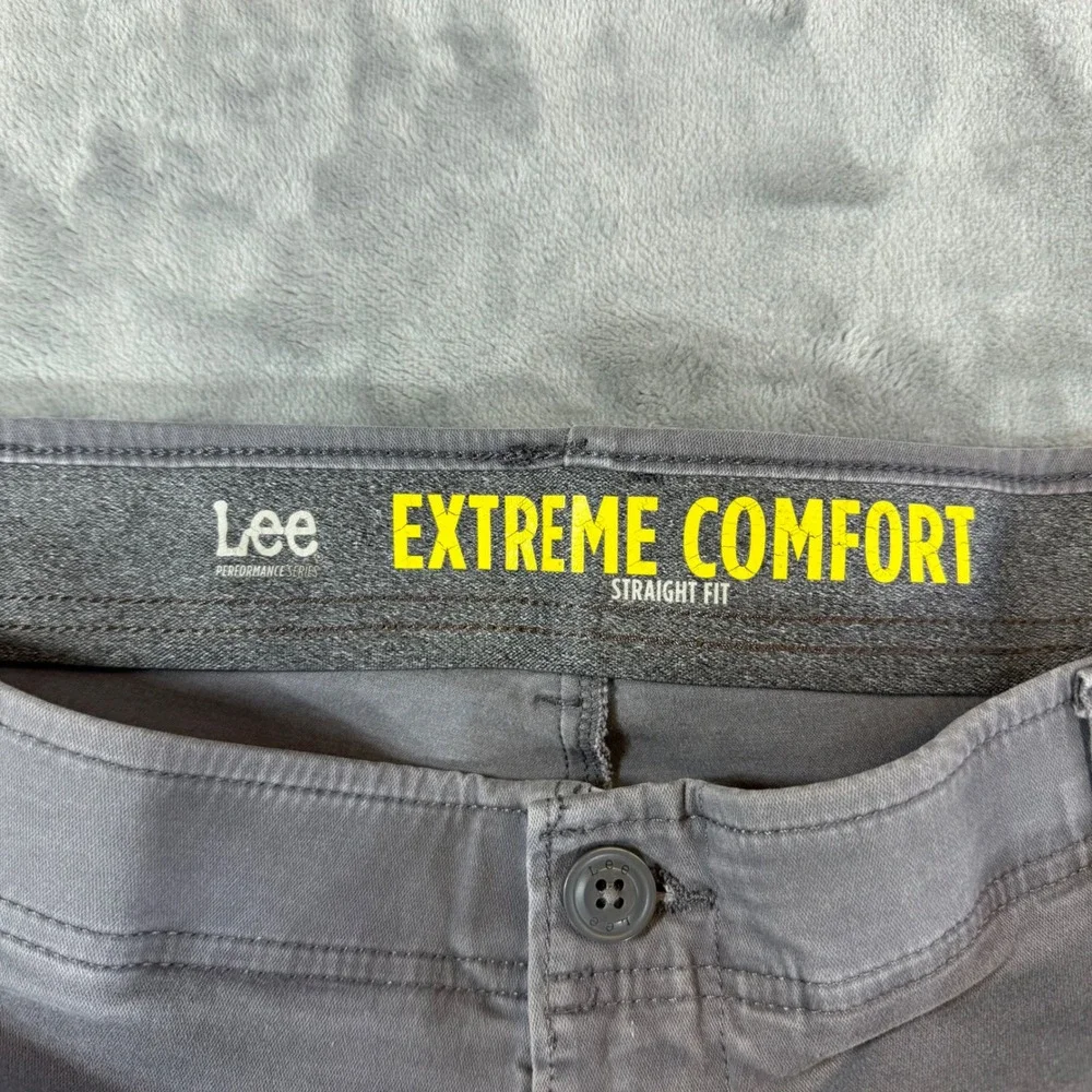 Lee Extreme Comfort Straight Fit Pants Men's Size 42x32 Gray Performance Series